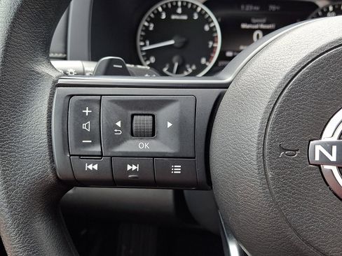 Used 2024 Nissan Pathfinder S image 21