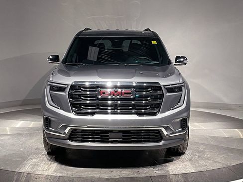 Used 2025 GMC Acadia Elevation image 9