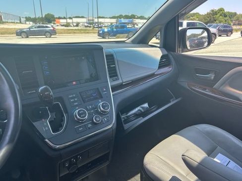 Used 2016 Toyota Sienna Limited Premium w/ Protection Package AWD/4WD image 18