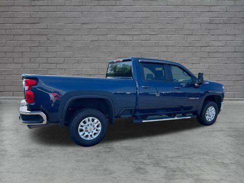 Used 2023 Chevrolet Silverado 3500 LT w/ Convenience Package AWD/4WD image 5