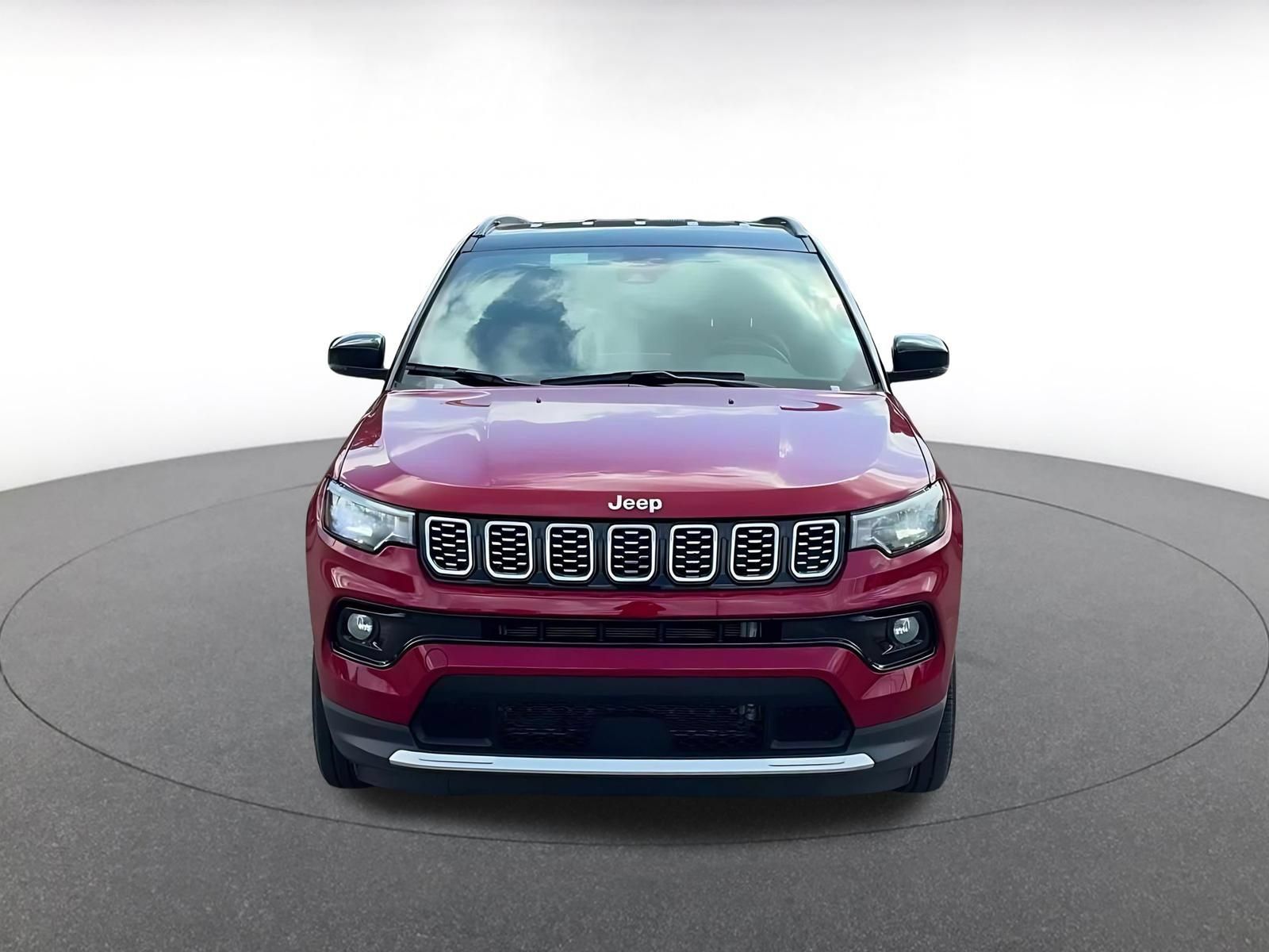Used 2025 Jeep Compass Limited AWD/4WD image 4