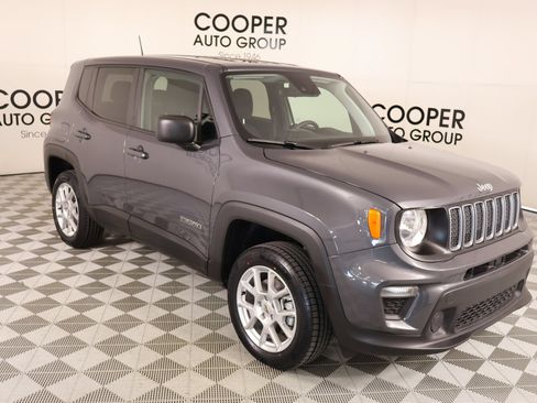 Used 2023 Jeep Renegade Latitude AWD/4WD image 1
