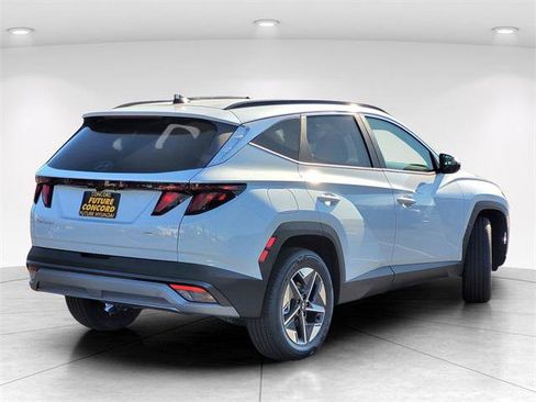 New 2025 Hyundai Tucson SEL image 3