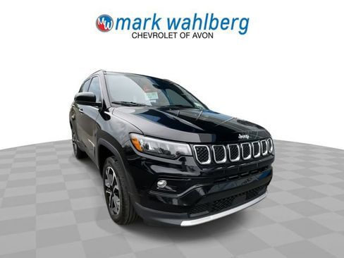 Used 2024 Jeep Compass Limited w/ Sun and Sound Group AWD/4WD image 2