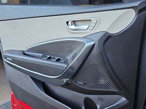 Used 2017 Hyundai Santa Fe Limited image 27