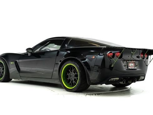 Used 2013 Chevrolet Corvette Z06 w/ 2LZ Preferred Equipment Group RWD image 11