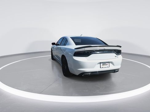 Used 2018 Dodge Charger R/T w/ Blacktop Package image 7