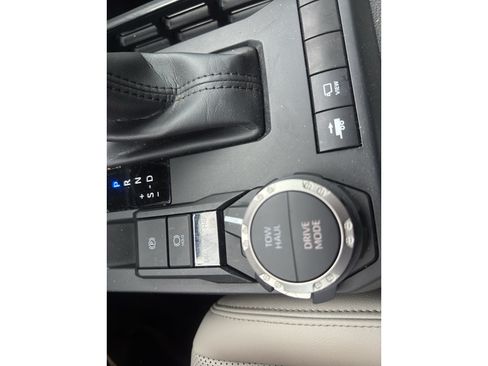 Used 2025 Toyota Tacoma Limited AWD/4WD image 24