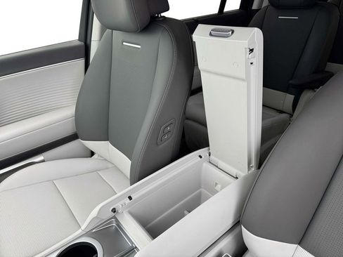 New 2026 Hyundai Ioniq 9 Limited AWD/4WD image 18