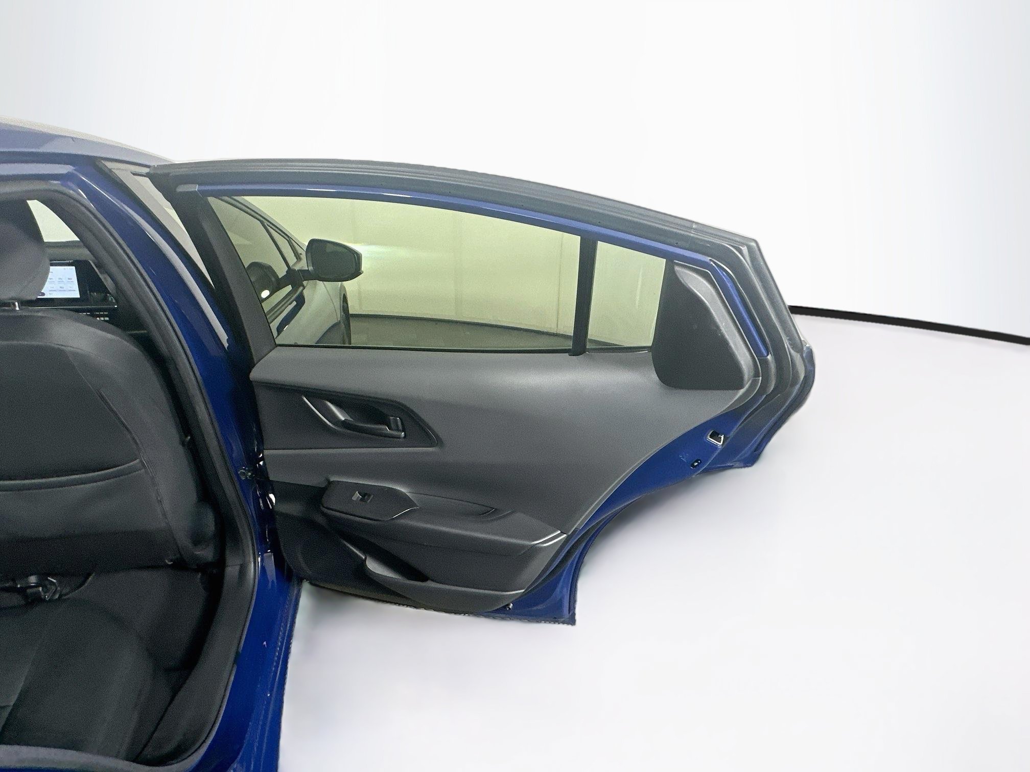 Used 2024 Toyota Prius LE FWD image 28