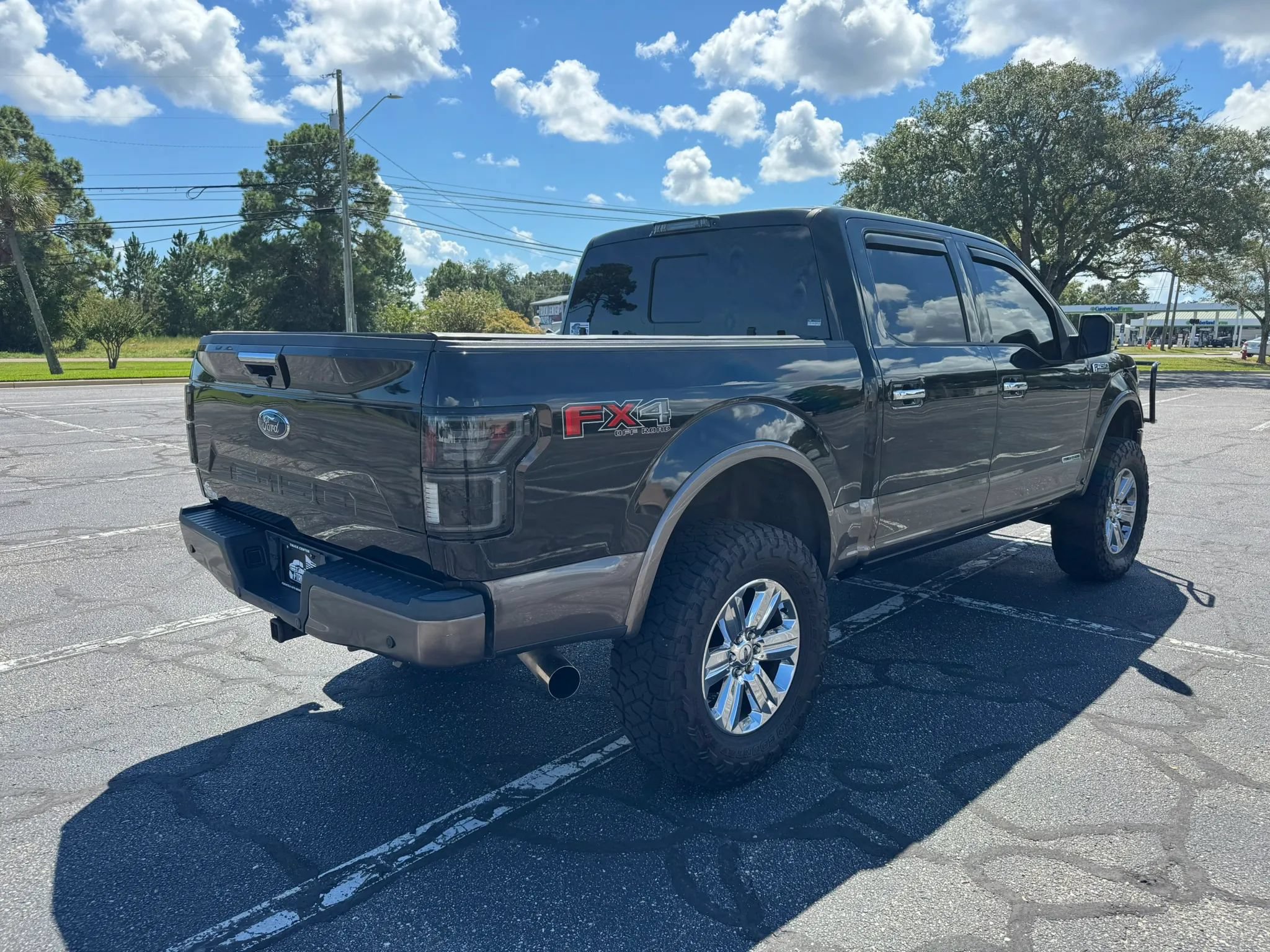 Used 2018 Ford F150 Lariat w/ Equipment Group 502A Luxury AWD/4WD image 6