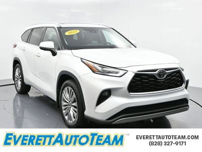 Used 2023 Toyota Highlander Platinum