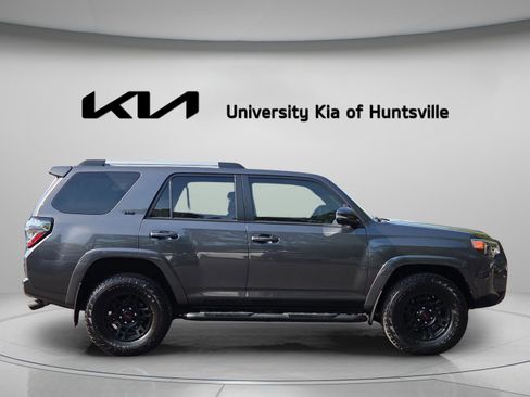 Used 2021 Toyota 4Runner SR5 Premium w/ Moonroof Package AWD/4WD image 8