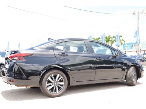 Used 2021 Nissan Versa SV image 5