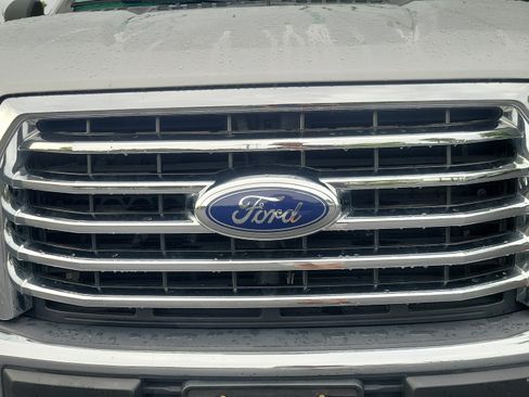 Used 2016 Ford F150 XLT w/ Equipment Group 302A Luxury AWD/4WD image 8