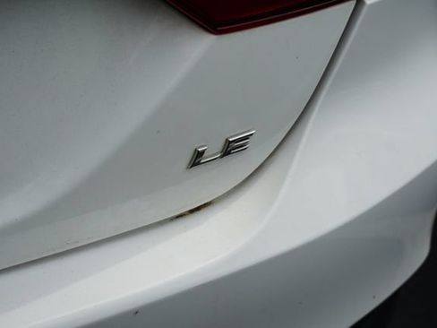 Used 2021 Toyota Camry LE FWD image 9
