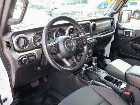 Used 2021 Jeep Wrangler Sport AWD/4WD image 14