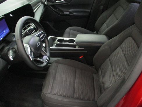 Used 2025 Chevrolet Equinox LT w/ Midnight Edition image 9