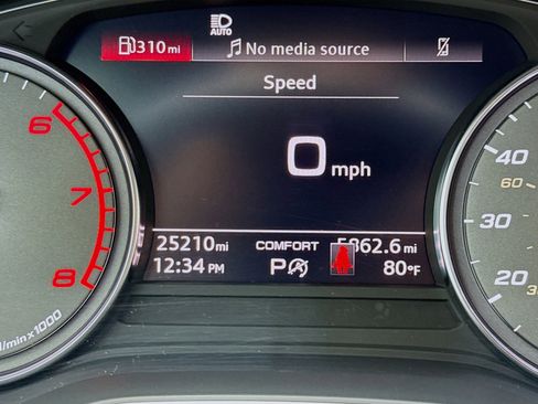 Used 2023 Audi SQ5 Premium w/ Convenience Package image 8