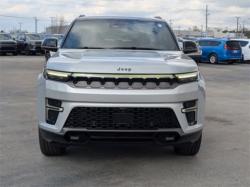 New 2026 Jeep Grand Wagoneer Summit image 3