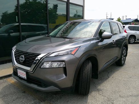 Used 2023 Nissan Rogue SV AWD/4WD image 2