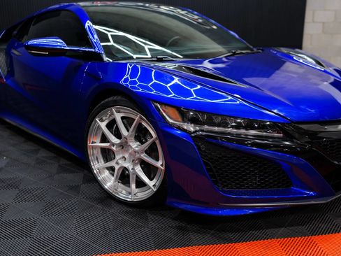 Used 2017 Acura NSX AWD/4WD image 5