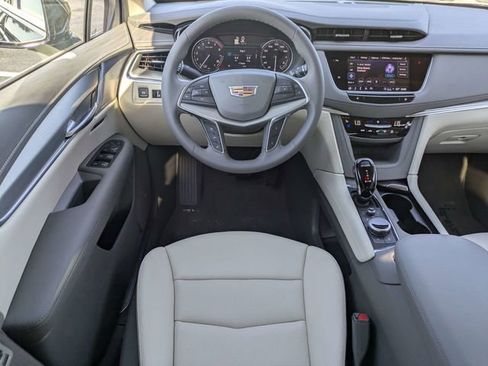 New 2025 Cadillac XT5 Premium Luxury image 17