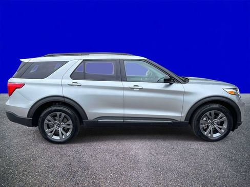 Certified 2024 Ford Explorer XLT w/ Equipment Group 202A AWD/4WD image 2