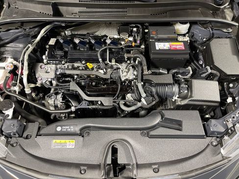 Used 2023 Toyota Corolla SE w/ SE Premium Package image 9