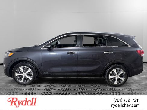 Used 2016 Kia Sorento EX image 2