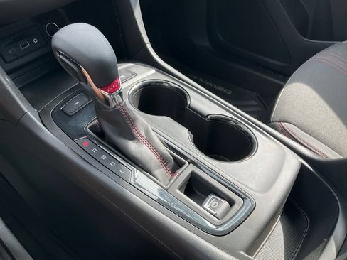 Used 2024 Chevrolet Equinox RS AWD/4WD image 10