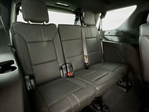 Used 2022 Chevrolet Tahoe RST w/ Luxury Package AWD/4WD image 29