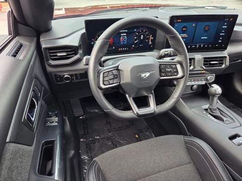 Used 2025 Ford Mustang Coupe RWD image 13