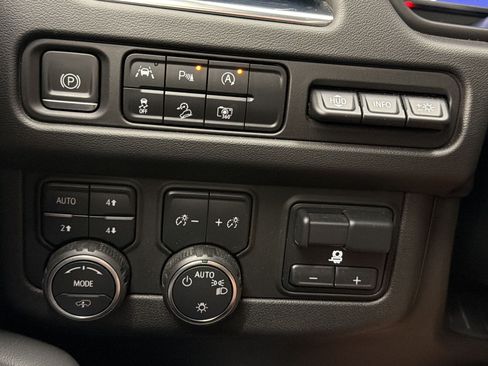 Used 2023 Chevrolet Tahoe High Country AWD/4WD image 20
