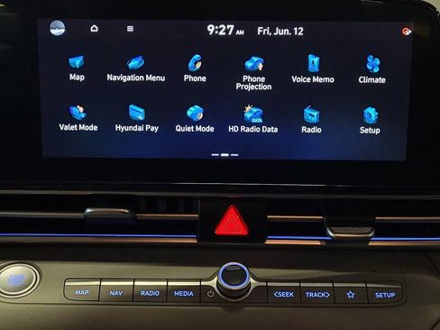 Used 2024 Hyundai Elantra SEL FWD image 25