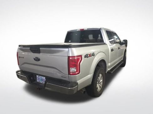 Used 2015 Ford F150 XLT w/ Trailer Tow Package image 11