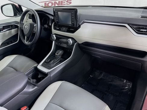 Certified 2021 Toyota RAV4 XLE Premium AWD/4WD image 33