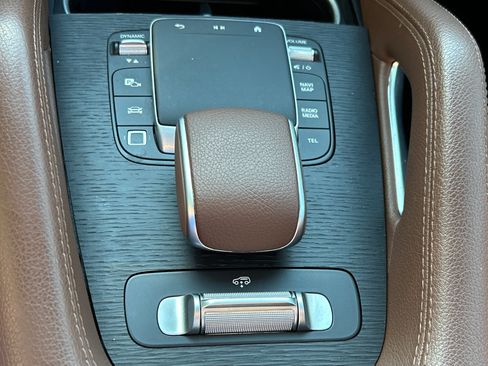 Certified 2025 Mercedes-Benz GLS 450 4MATIC image 38