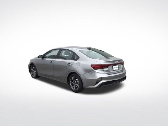Used 2024 Kia Forte LXS w/ LXS Technology Package FWD image 3