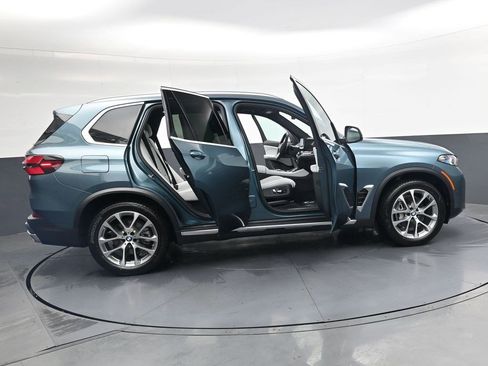 Used 2025 BMW X5 xDrive40i AWD/4WD image 38