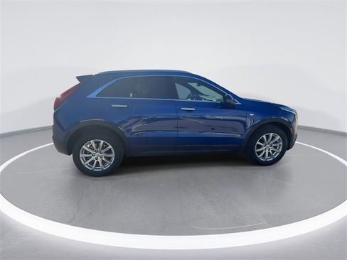 Used 2023 Cadillac XT4 Luxury w/ Cold Weather Package image 9