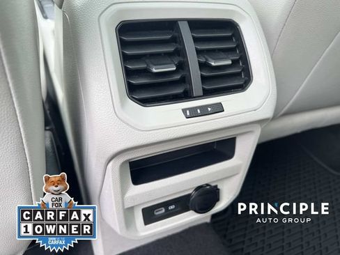 Certified 2023 Volkswagen Tiguan SE w/ Panoramic Sunroof Package FWD image 30