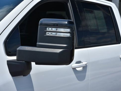 Used 2024 GMC Sierra 2500 AT4 image 7