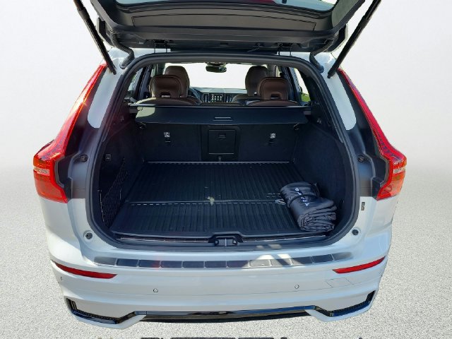 Used 2024 Volvo XC60 T8 Plus w/ Climate Package AWD/4WD image 29