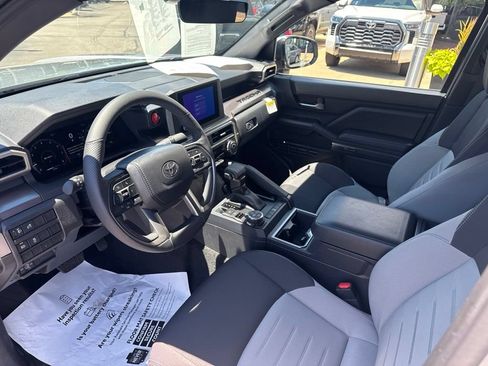 Certified 2026 Toyota Tacoma TRD Off-Road AWD/4WD image 12