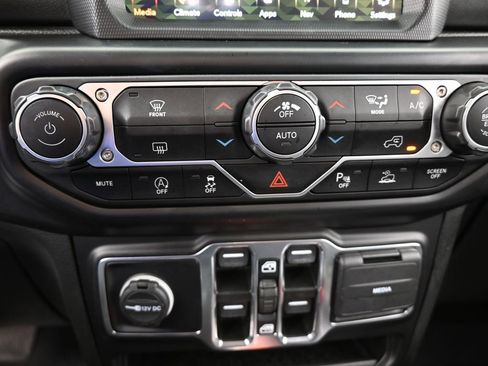 Used 2022 Jeep Gladiator Overland image 23