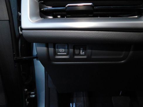 Used 2024 Cadillac XT4 Premium Luxury image 22