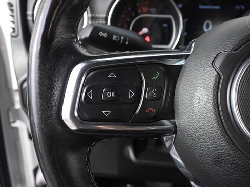 Used 2019 Jeep Wrangler Unlimited Sahara AWD/4WD image 33