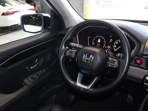 Used 2025 Honda Pilot EX-L image 23