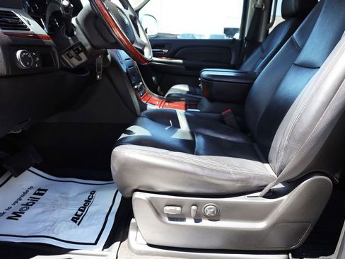 Used 2008 Cadillac Escalade AWD image 11